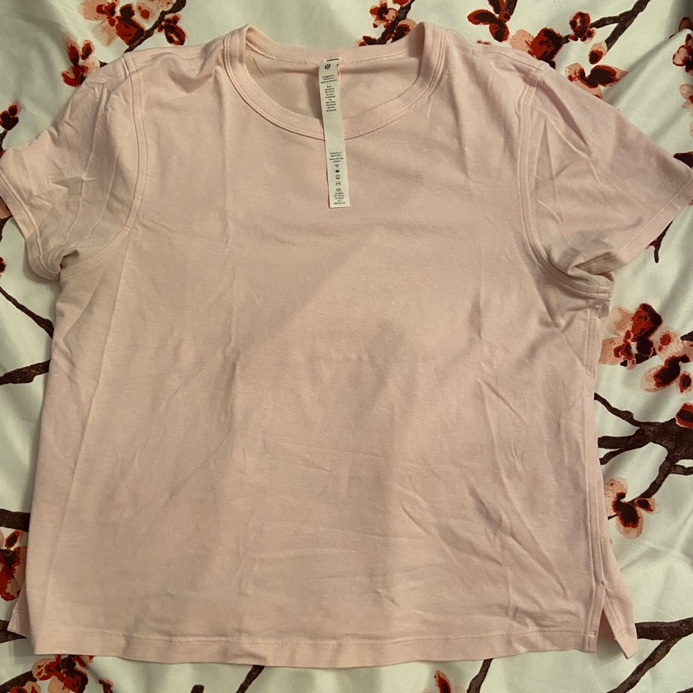 Lululemon pink t shirt